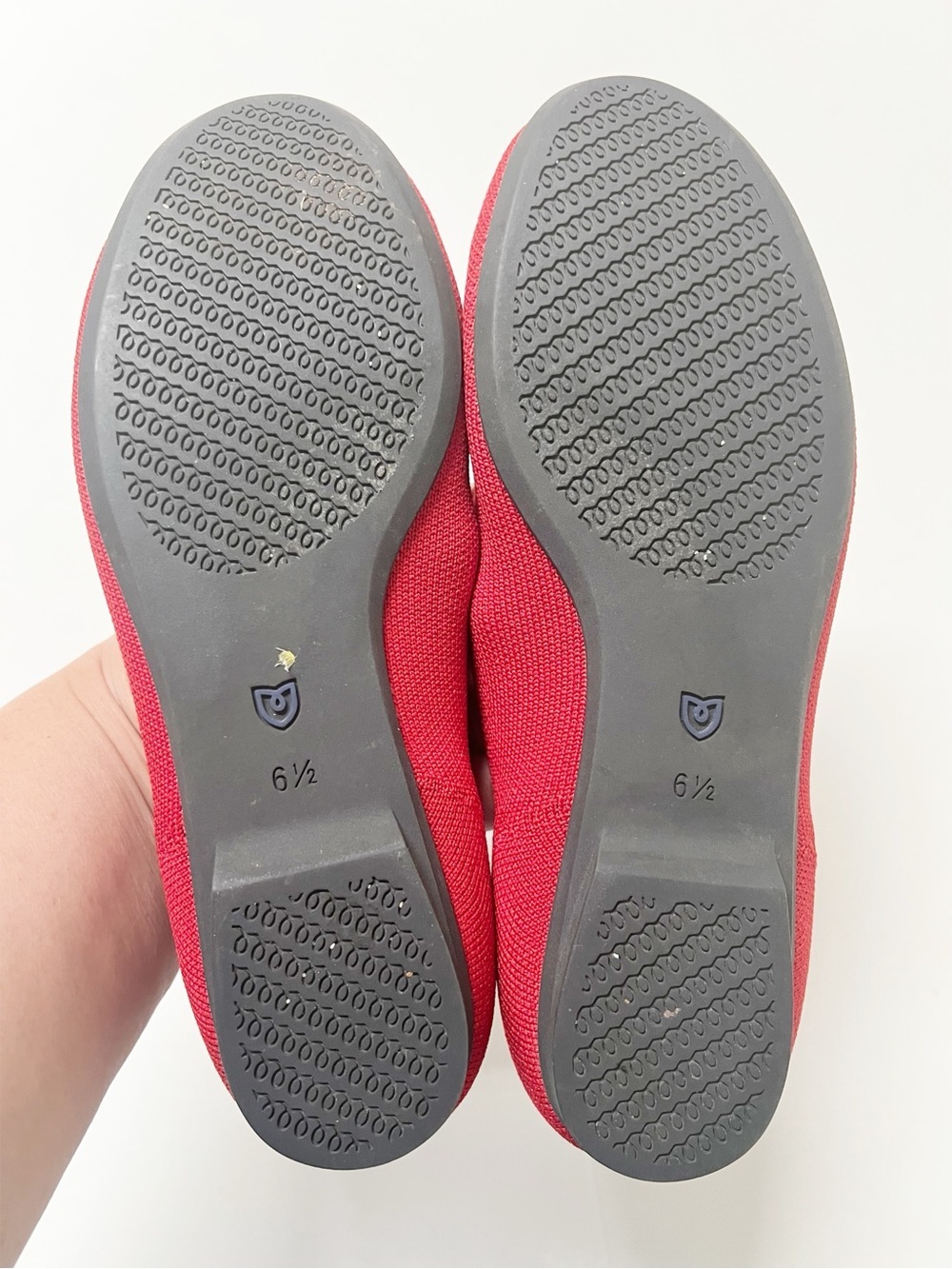 Rothys Womens Bombshell Red Lightweight Knit Slip On The Lounge Flats Size 6.5 - Picture 5 of 7